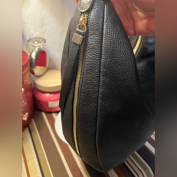 Marta Ponti Black Leather Hobo Bag - Picture 6 of 11